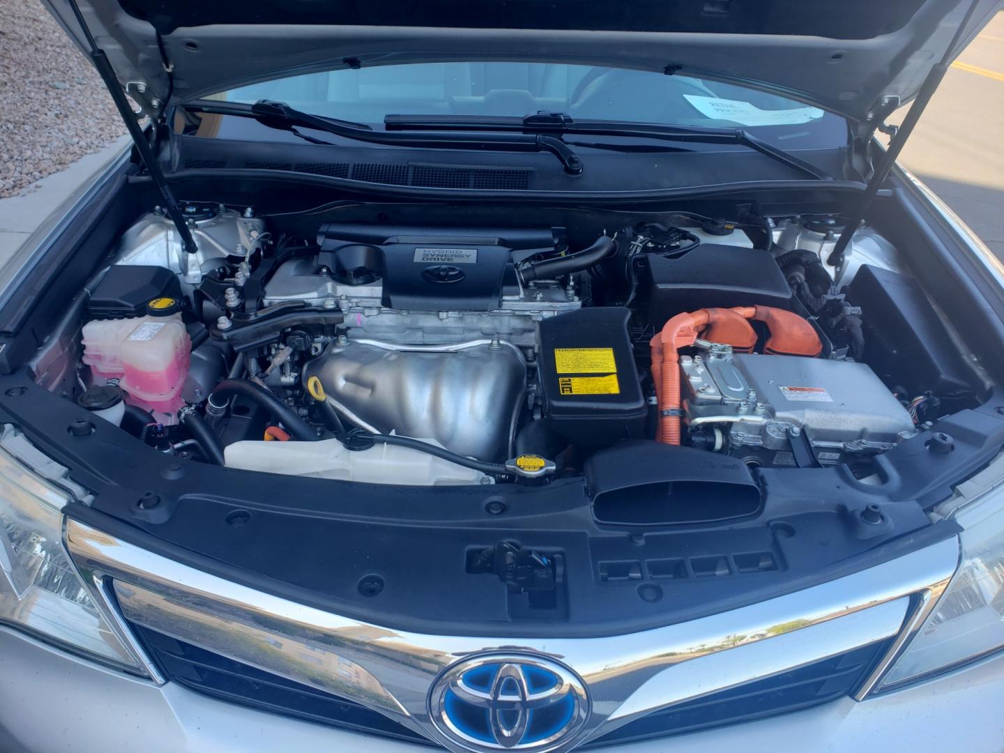 2014 /gray and black Toyota Camry Hybrid lx (4T1BD1FK3EU) with an 3.5L V6 DOHC 24V engine, 5-Speed Automatic transmission, located at 323 E Dunlap Ave., Phoenix, AZ, 85020, (602) 331-9000, 33.567677, -112.069000 - Photo#20